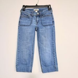 WHBM Noir Lightweight Light Blue Wash Denim Crop Leg Capris Size 00 (XS)
